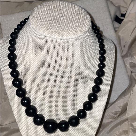 🌴🌴Timeless Black Graduated Necklace - Picture 1 of 3